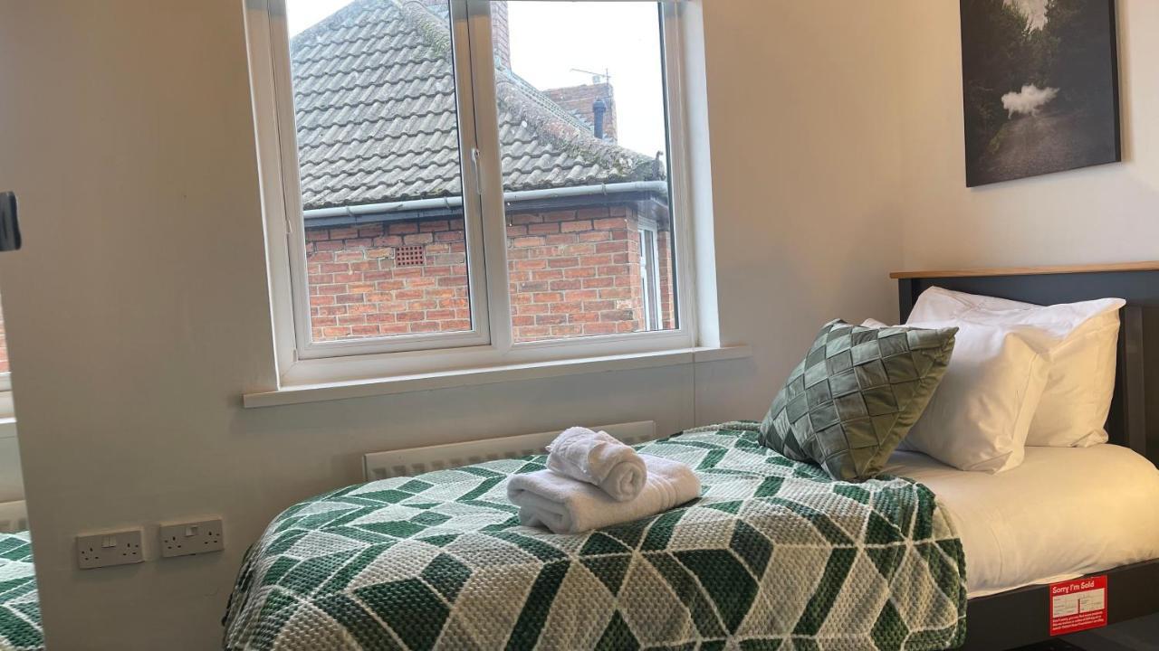 Fully Serviced Three Bed House In 더럼 외부 사진