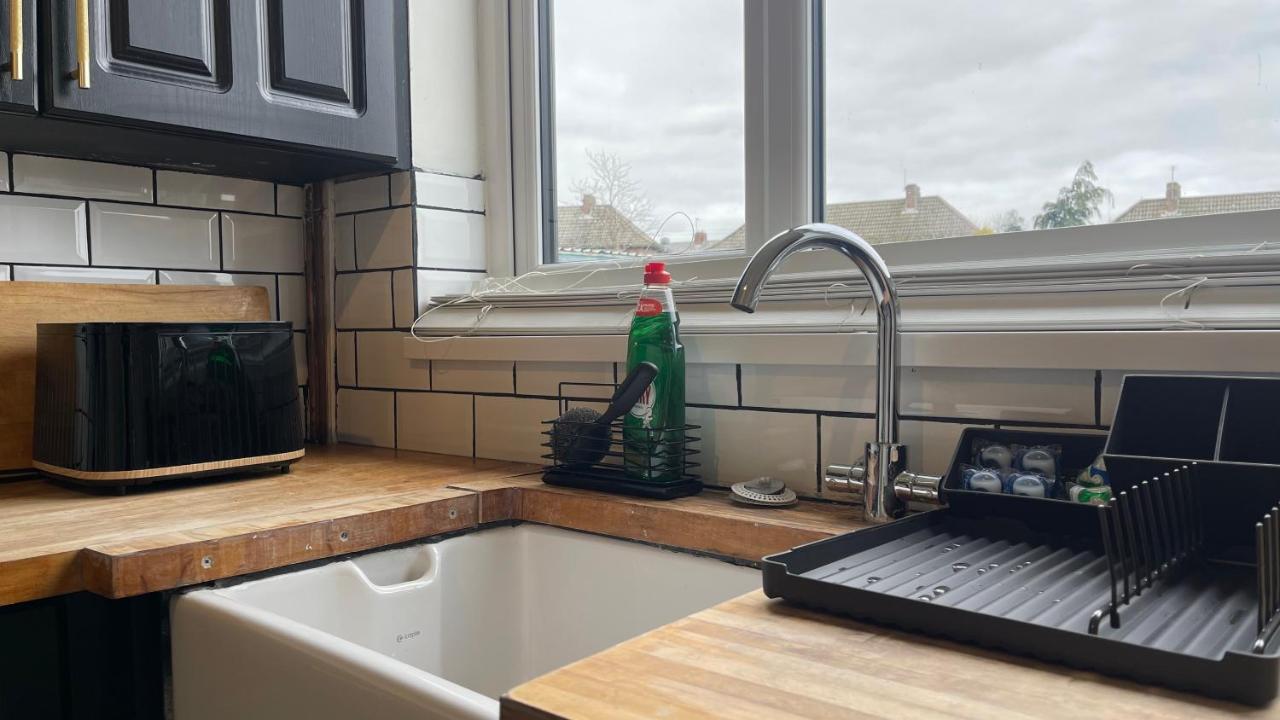 Fully Serviced Three Bed House In 더럼 외부 사진