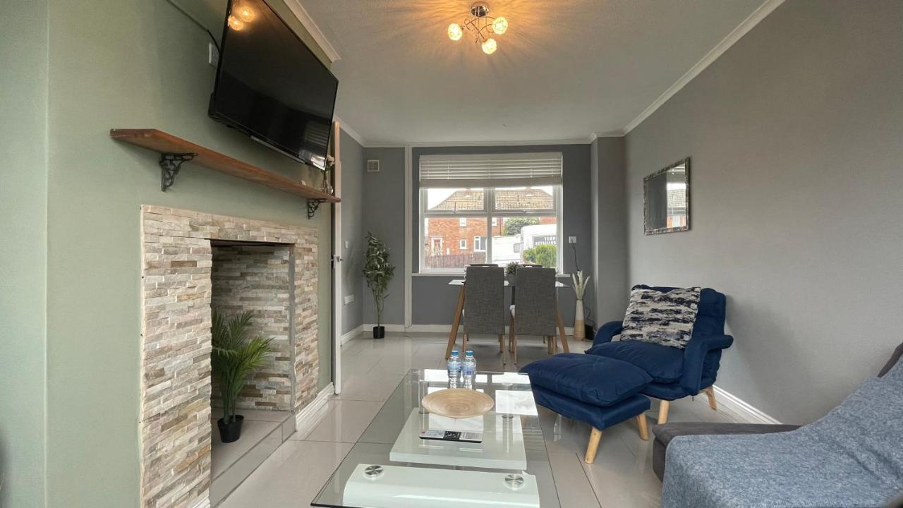 Fully Serviced Three Bed House In 더럼 외부 사진
