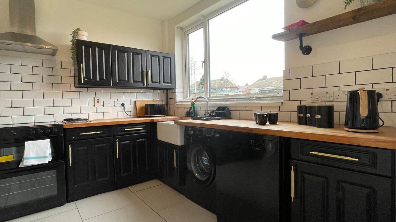 Fully Serviced Three Bed House In 더럼 외부 사진