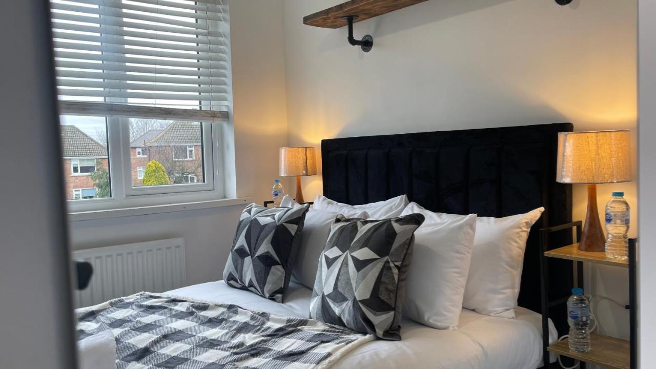 Fully Serviced Three Bed House In 더럼 외부 사진