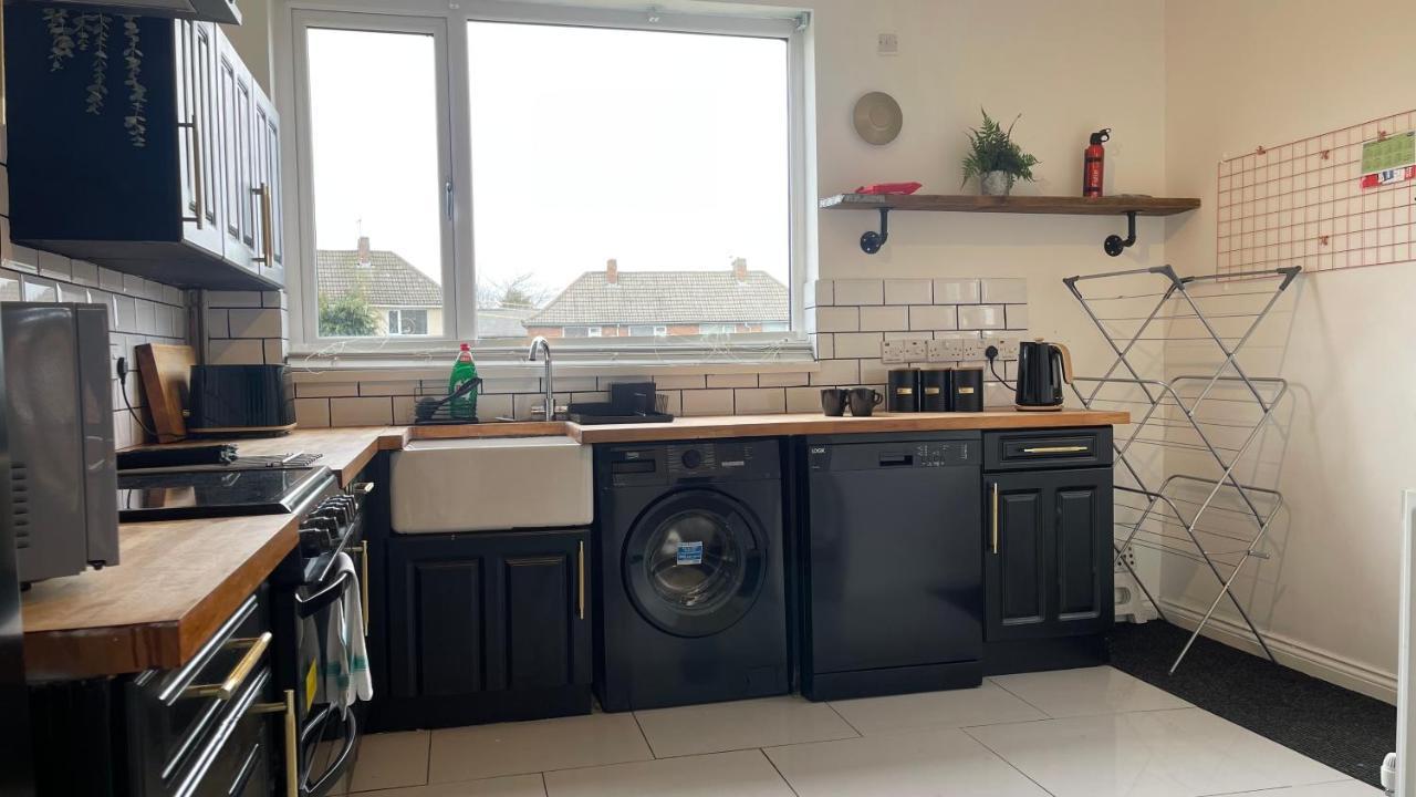 Fully Serviced Three Bed House In 더럼 외부 사진