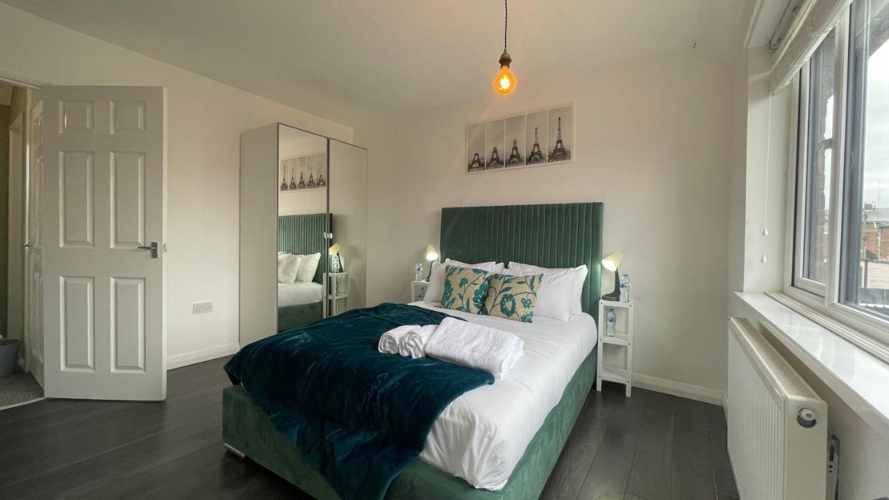 Fully Serviced Three Bed House In 더럼 외부 사진